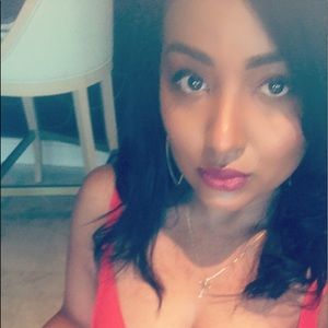 Meet your Posher, Leyla